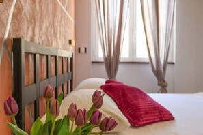 1 bedroom, desk, travel cot, WiFi - Heart Naples Center (Napoli)