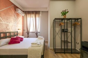 1 bedroom, desk, travel crib, WiFi - Heart Naples Center (Napoli)