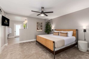 5 bedrooms, iron/ironing board, travel crib, WiFi - Agave on Cactus|Private Pool|Firepit|Sleeps 10 (Scottsdale)