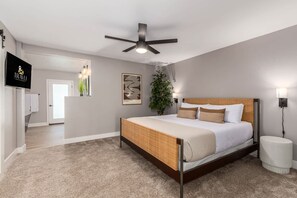 5 bedrooms, iron/ironing board, travel cot, WiFi - Agave on Cactus|Private Pool|Firepit|Sleeps 10 (Scottsdale)