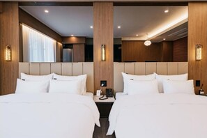 Twin Room - Terrace | 1 bedroom, individually decorated, individually furnished, free WiFi
