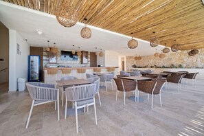 Outdoor dining - SIELA Oceanfront Luxury 4 BR Villa (San Bruno)