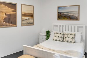 2 bedrooms, iron/ironing board, travel crib, free WiFi - Maroubra - Stylish Abode 360° Ocean & Beach Views (Maroubra)