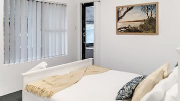 2 slaapkamers, een strijkplank/strijkijzer, reisbedje, gratis wifi