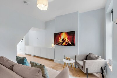 2BR Victorian Home |6 Mins Drive To Norwich Castle