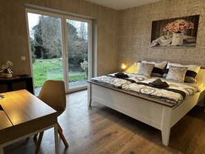 Townhome | 3 bedrooms, soundproofing, iron/ironing board, free WiFi - Ferienhaus am Glück (Bad Zwischenahn)