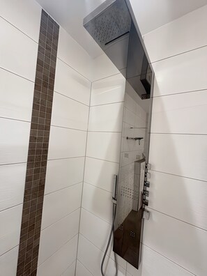 Townhome | Bathroom | Towels, soap, toilet paper