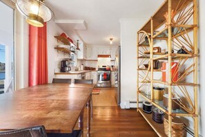 Unclassified image, 3 of 40, button