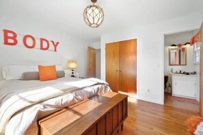 Unclassified image, 4 of 40, button