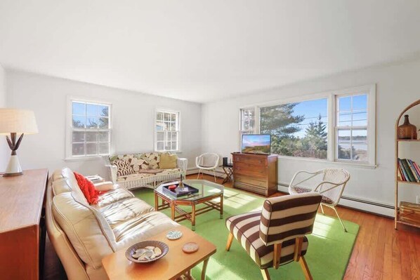 Unclassified image, 1 of 40, button