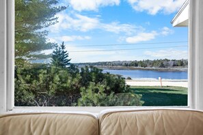 Interior - Spindle Cottage on the Shore! (Ellsworth)