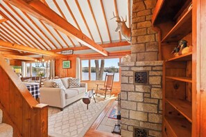 Unclassified image, 5 of 35, button