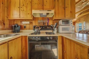 Unclassified image, 2 of 12, button