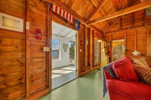 Interior - Seaside! New-Oceanfront! (Surry)