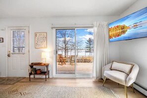 TV - Newbury Neck Cottage-Beachfront! (Surry)