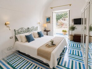 3 slaapkamers, een bureau, geluiddichte muren