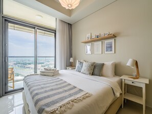 Deluxe Apartment | 1 bedroom, in-room safe, iron/ironing board, free WiFi -  Modern and Cozy Condo With Unobstructed City Views (Dubai)