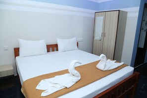 Deluxe Room | 1 bedroom, desk - Royal Galaxy Inn By Elgozo (Yercaud)