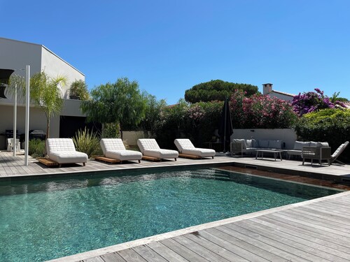 Luxury villa heated pool jacuzzi sauna