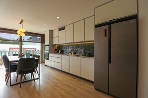 Fridge, microwave, oven, stovetop - w* | Modern 2BR w/Balcony in Miraflores (Miraflores)