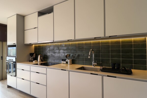 Fridge, microwave, oven, stovetop - w* | Modern 2BR w/Balcony in Miraflores (Miraflores)