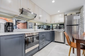 Fridge, microwave, stovetop, dishwasher - w* | Refined Duplex in Plaza Catedral (Panamá)