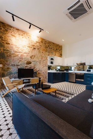 Fridge, microwave, stovetop, dishwasher - w* | Whimsical 1BR in Plaza Catedral (Panamá)