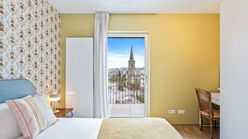 1 bedroom, desk, iron/ironing board, WiFi