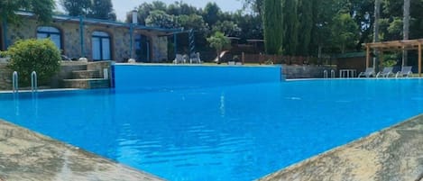 Piscina stagionale all'aperto