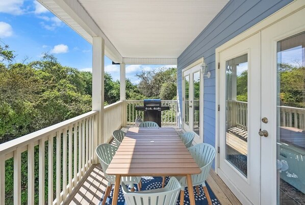 Outdoor dining - Welcome Basket, Swim Spa, Steps to Beach, BBQ! (St. Augustine)