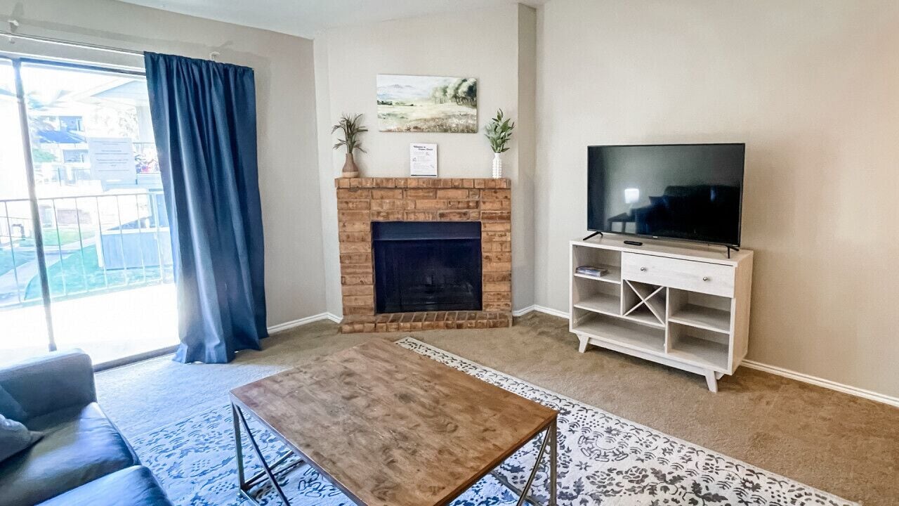 Televisión, chimenea
