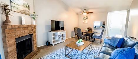 TV, fireplace