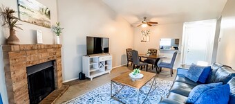 10 Min to Downtown: Pet-friendly, TV with Parking