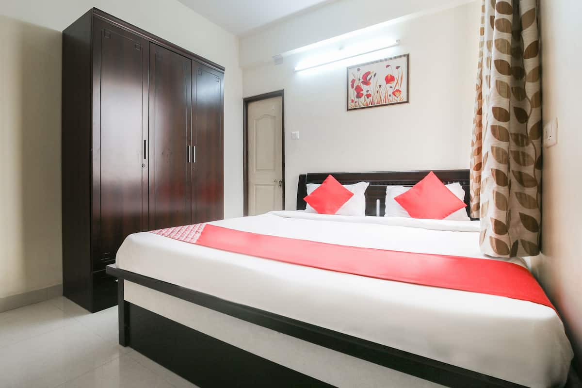 Classic Double or Twin Room | Desk, free WiFi, bed sheets