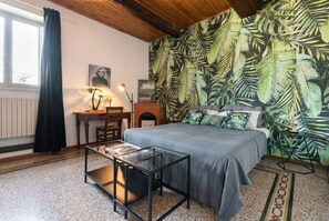 3 bedrooms, iron/ironing board, WiFi, bed sheets - 3 bedroom apartment in florence (Firenze)