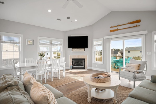 Smart TV, fireplace, ping pong, books