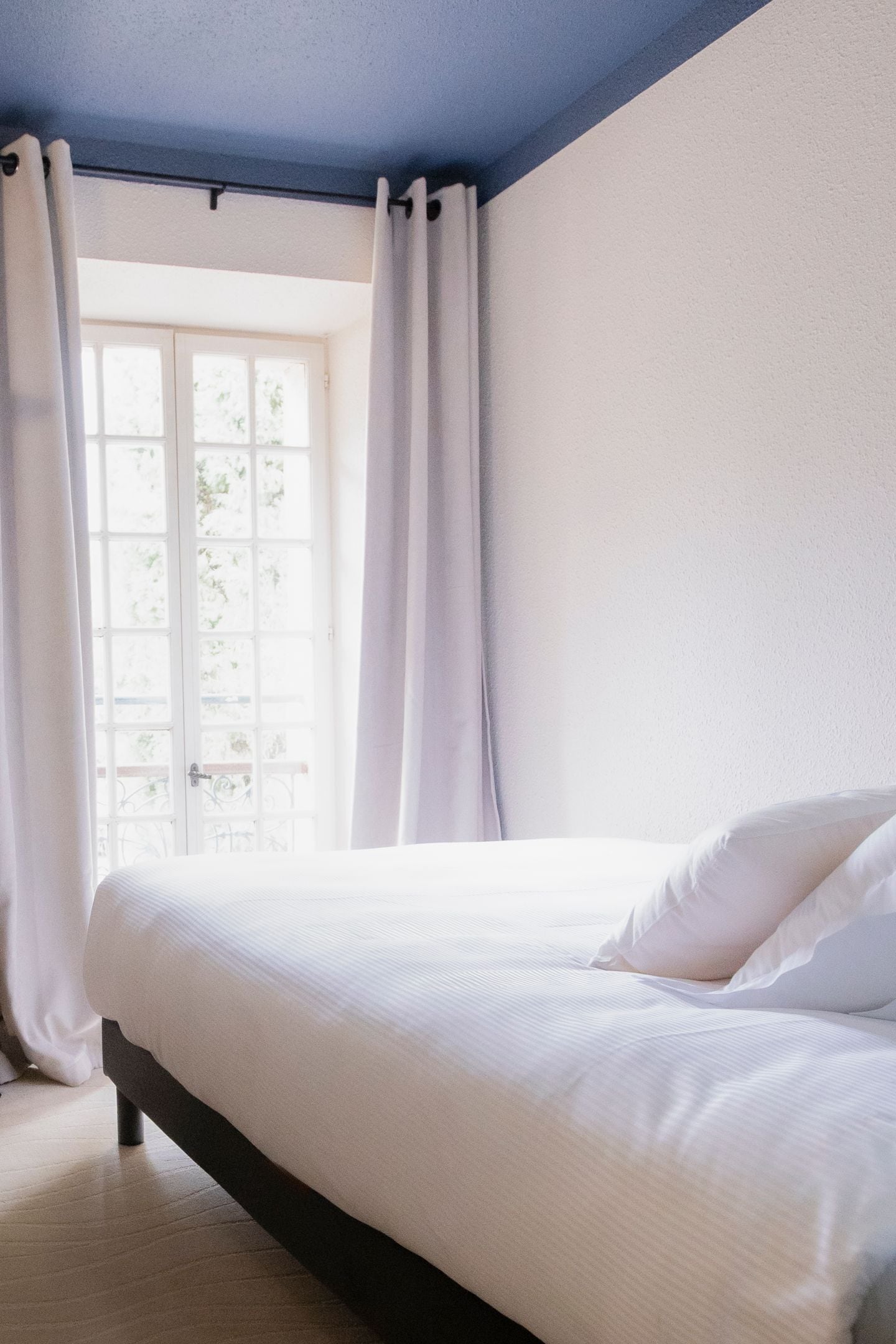 Business eenpersoonskamer, uitzicht op de stad | Een bureau, een laptopwerkplek, gratis wifi, beddengoed