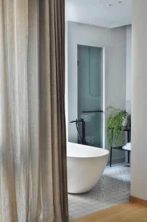 Hair dryer, towels, soap, shampoo - Aionion Residence by K&K - Daphne Suite (Athina)