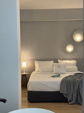 1 habitación, tabla de planchar con plancha, cuna de viaje y wifi 