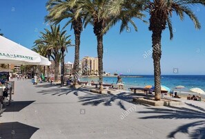 Beach - 3 bedroom, 6 berth villa in Torrevieja on the beautiful Costa Blanca coast (Torrevieja)