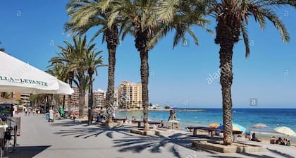 3 bedroom, 6 berth villa in Torrevieja on the beautiful Costa Blanca coast