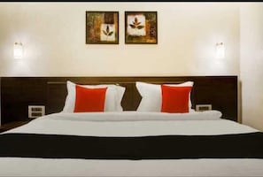 Deluxe Room | 1 bedroom - Woods Stay (Pune)