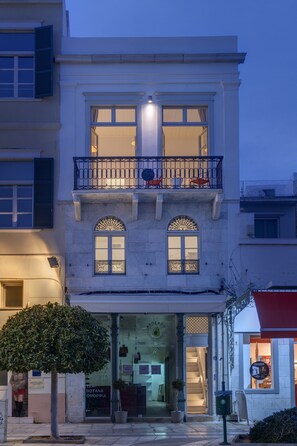 Exterior - Skylight (Syros)
