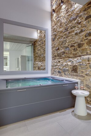 Superior Double Room | Soundproofing, free WiFi, bed sheets - Skylight (Syros)