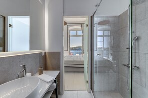 Bathroom shower - Skylight (Syros)