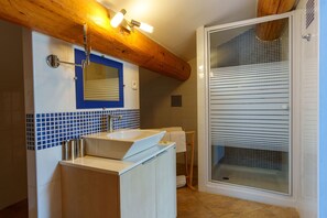 Economy Double Room, 1 Queen Bed | Bathroom | Hair dryer - Hôtel Le Saint Jean  (Ersa)