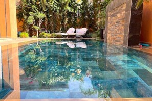 Piscine extérieure, piscine chauffée