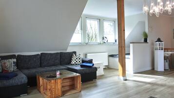 Fernseher, DVD-Player, Stereoanlage