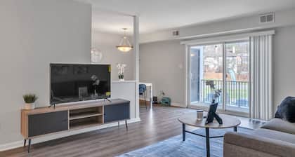 Luxury on a Budget! Spacious Retreat Awaits