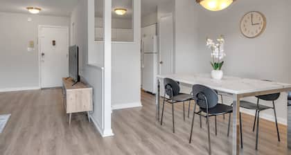 Luxury on a Budget! Spacious Retreat Awaits